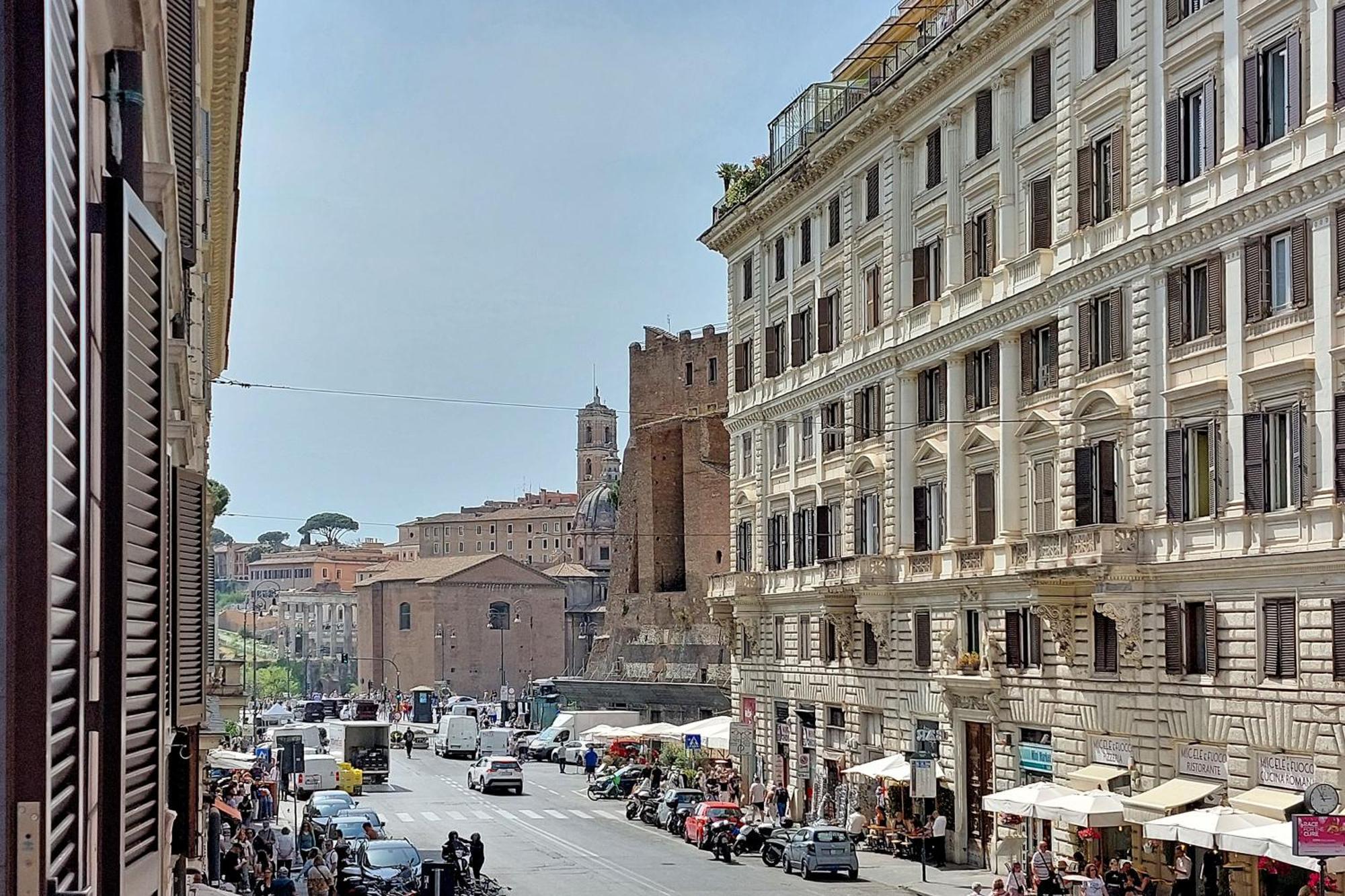 Ych-Colorful And Classy Apartment Near Fori Imperiali Roma Ngoại thất bức ảnh