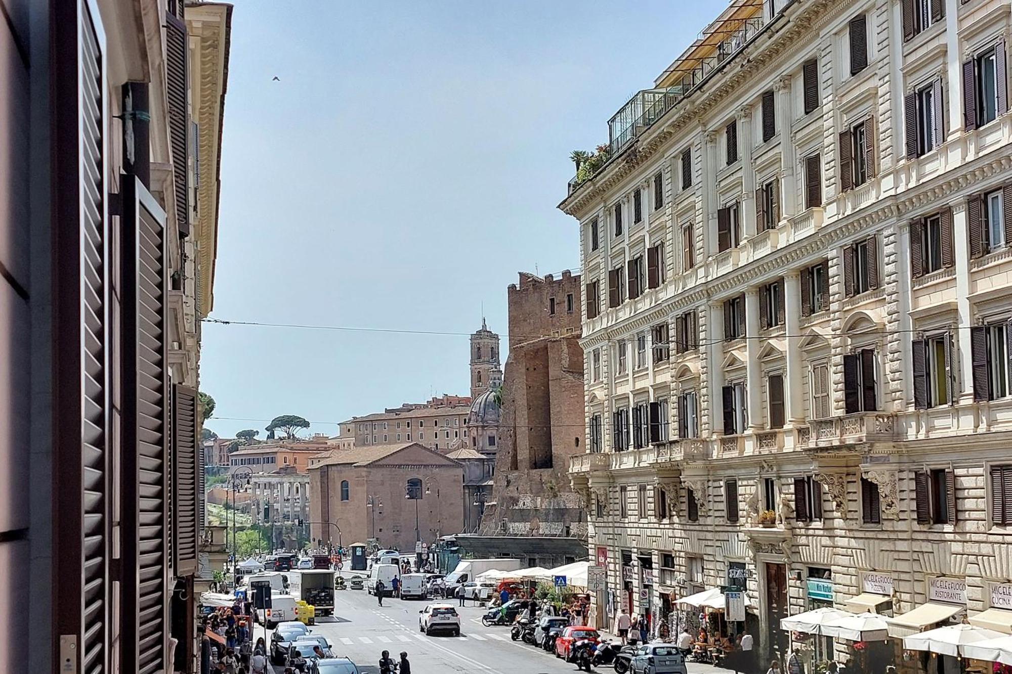 Ych-Colorful And Classy Apartment Near Fori Imperiali Roma Ngoại thất bức ảnh